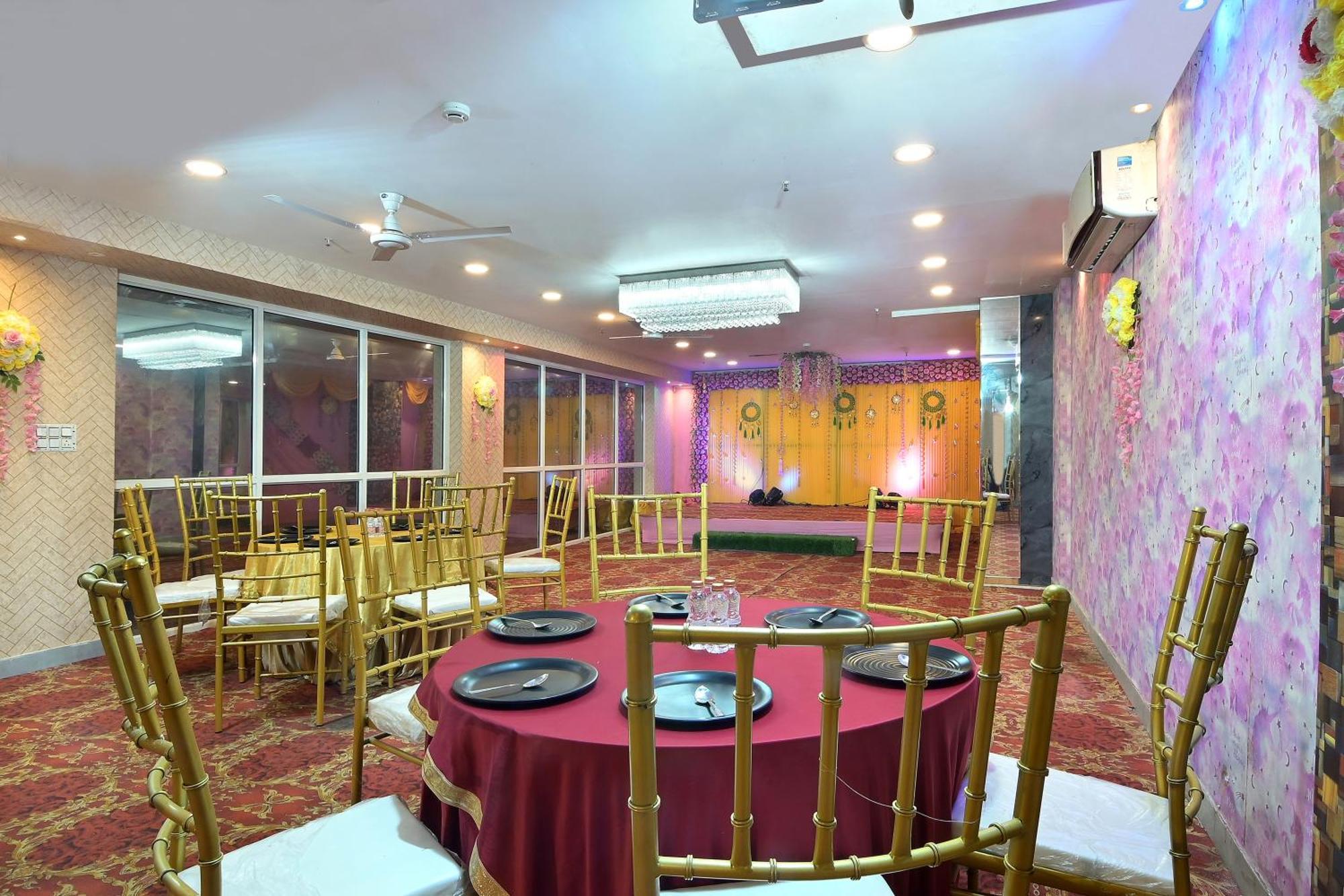 Hotel Red York By Byob Hotels Noida Exteriér fotografie