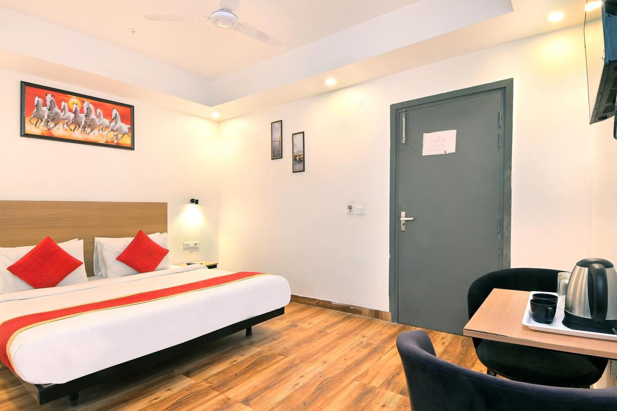 Hotel Red York By Byob Hotels Noida Exteriér fotografie