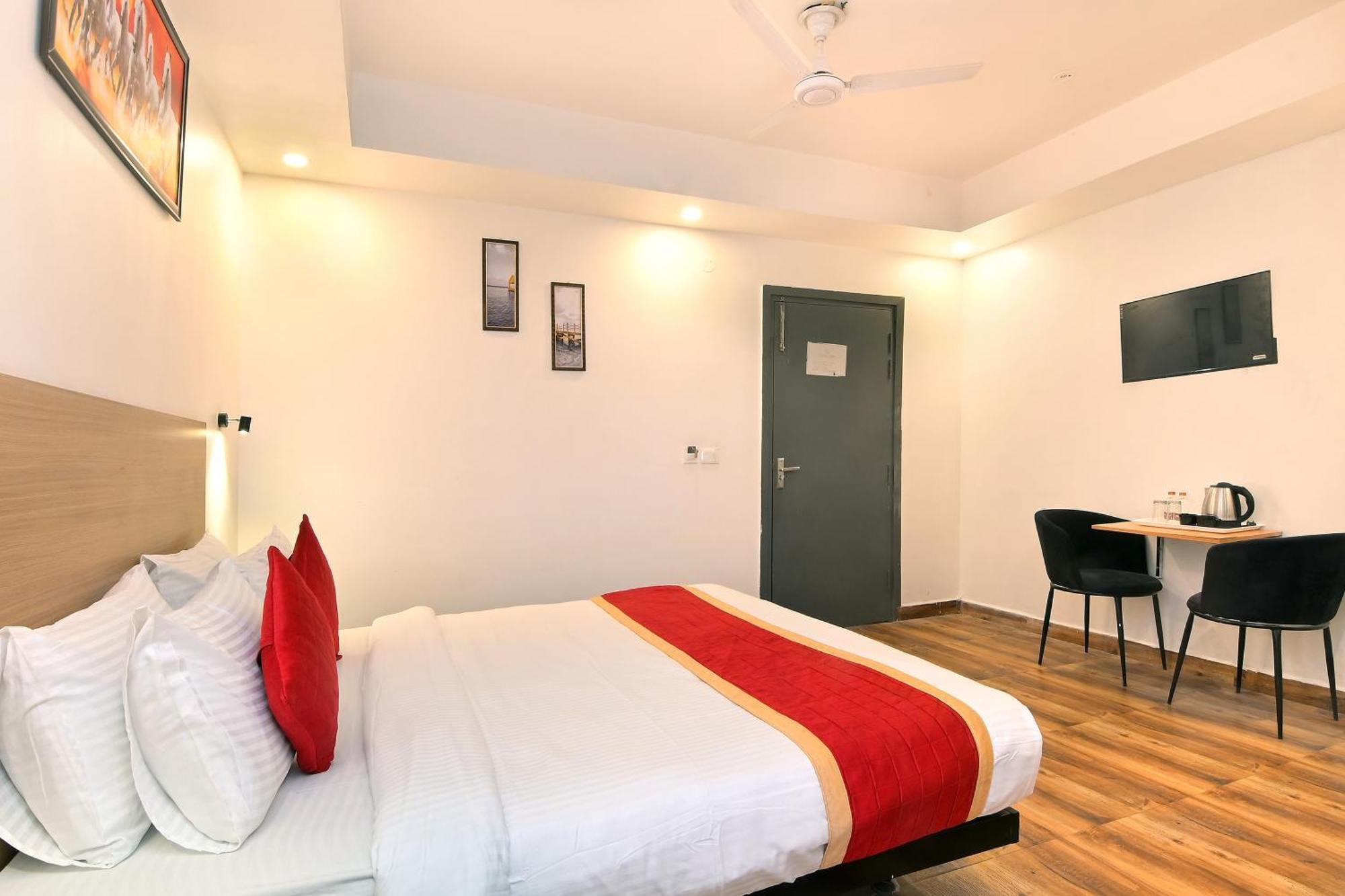 Hotel Red York By Byob Hotels Noida Exteriér fotografie