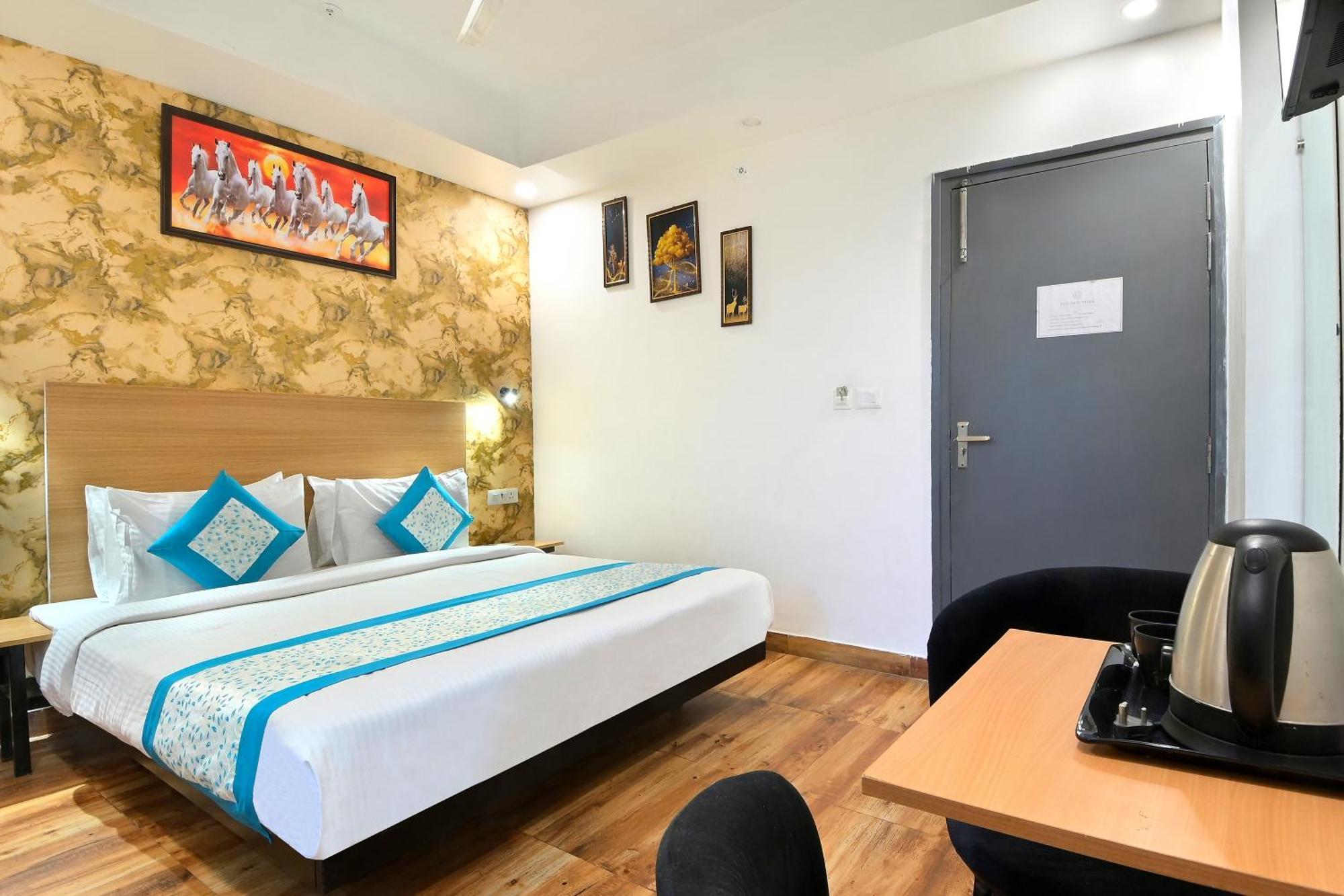 Hotel Red York By Byob Hotels Noida Exteriér fotografie