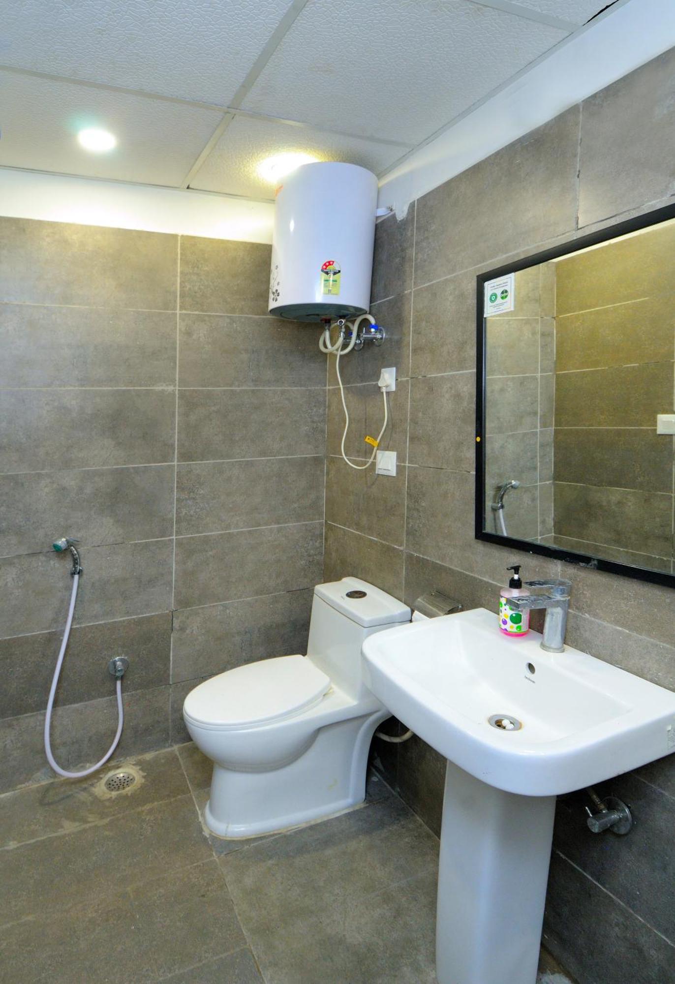Hotel Red York By Byob Hotels Noida Exteriér fotografie