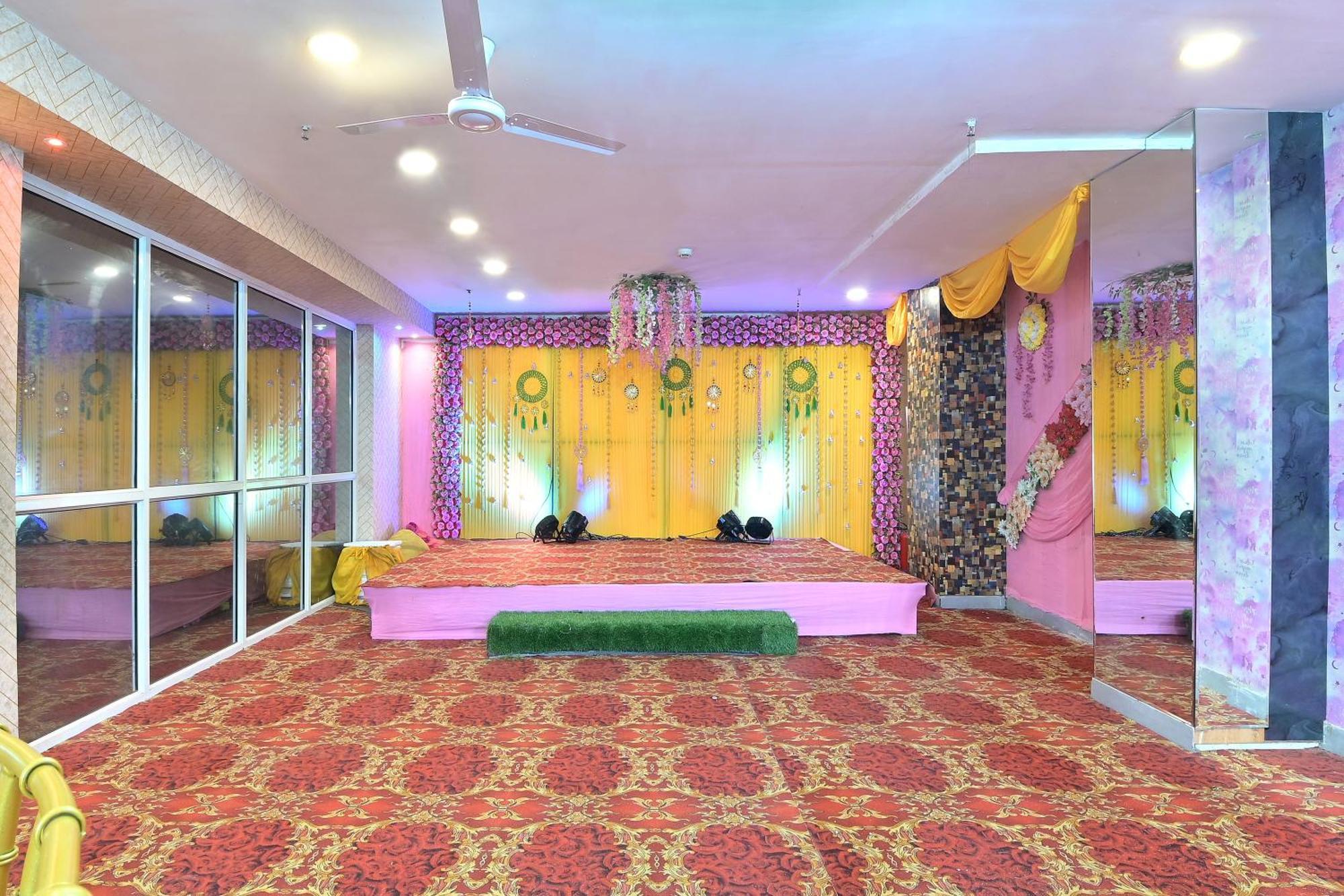 Hotel Red York By Byob Hotels Noida Exteriér fotografie