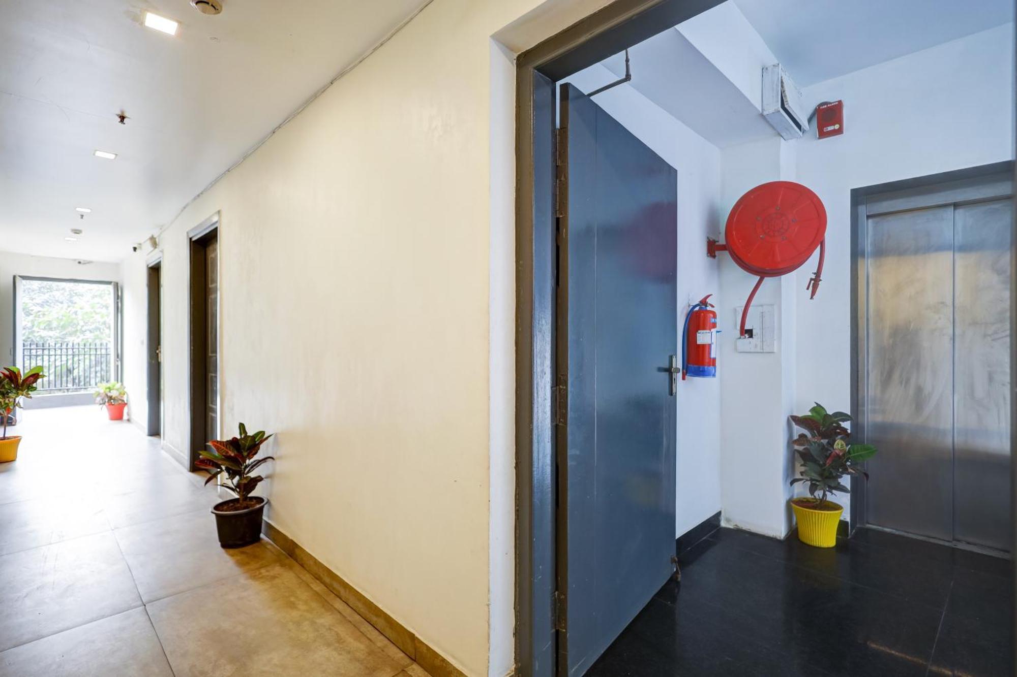 Hotel Red York By Byob Hotels Noida Exteriér fotografie