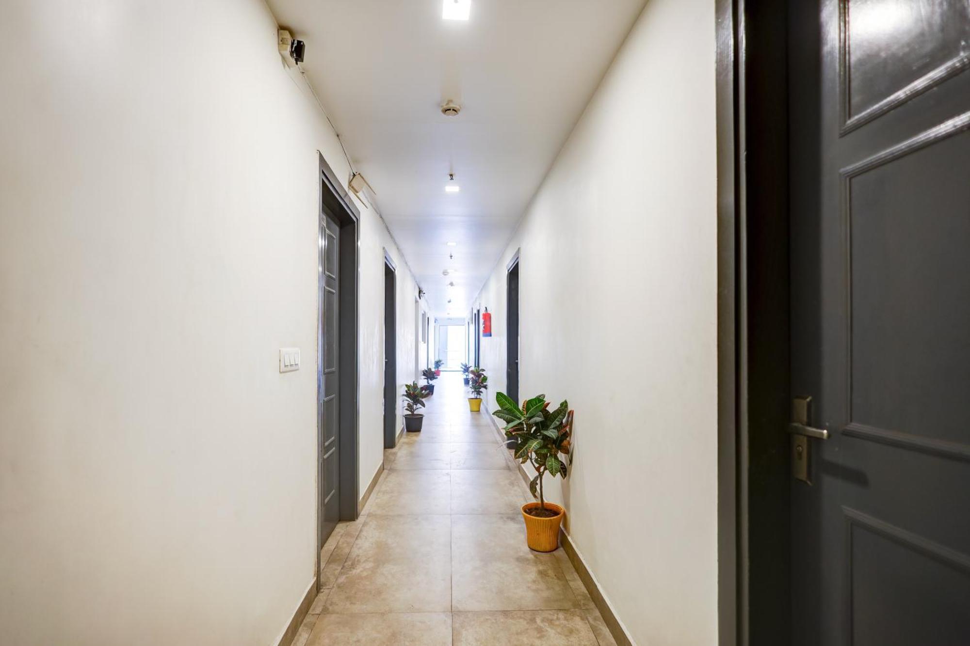 Hotel Red York By Byob Hotels Noida Exteriér fotografie