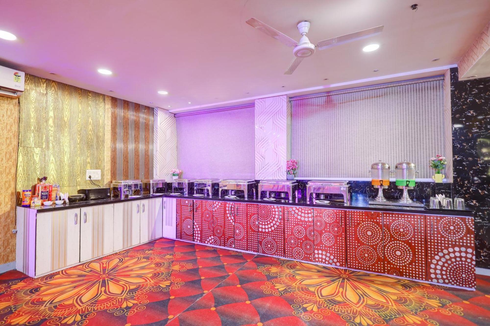 Hotel Red York By Byob Hotels Noida Exteriér fotografie